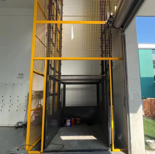 舒兰导轨式升降机助力物流园破解运输难题